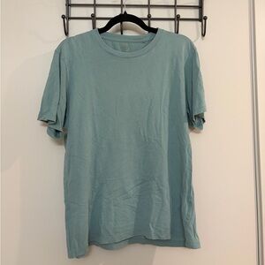 Uniqlo Men’s Light Green/Blue Teal T-Shirt